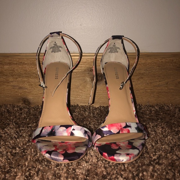 Shoes - Picture 2 of 3